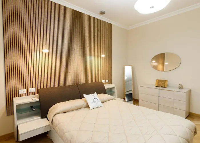 Aureliana House *